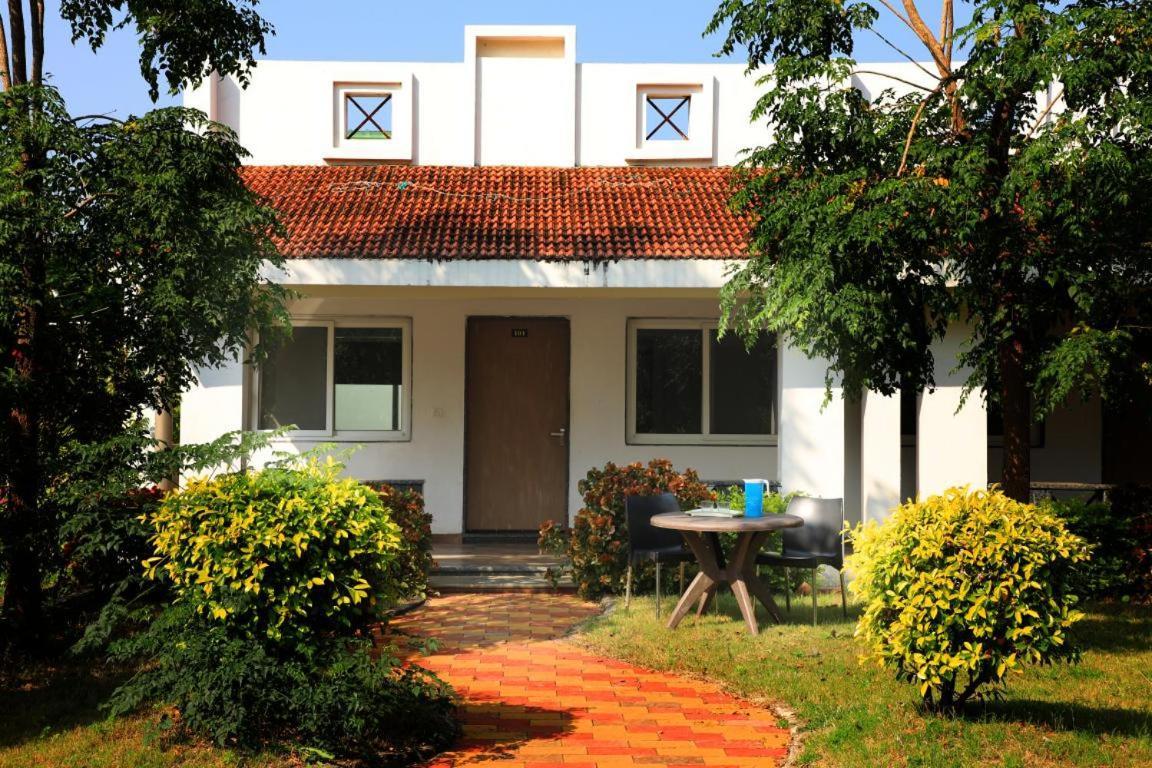 Nisarg Resort Jabalpur Exterior photo