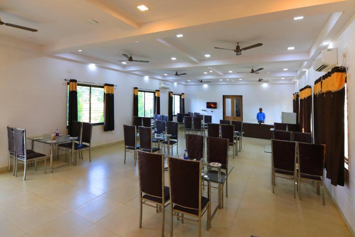 Nisarg Resort Jabalpur Exterior photo